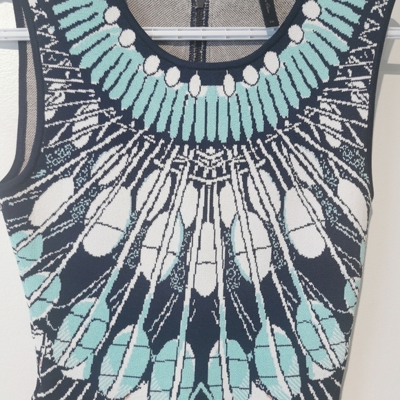 BCBGMAXAZRIA XS/S Wilma feather print exposed lower back - Picture 6 of 12